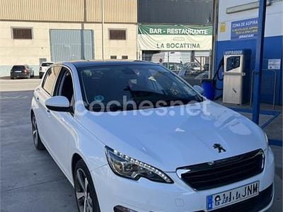 Usado Peugeot 308 Active 120 CV (88 kW) 2016 Blanco Berlina