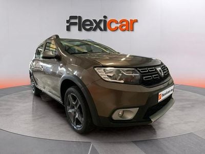Usado Dacia Sandero Stepway 90 CV (66 kW) 2017 Marrón Berlina