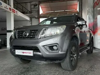 Usado Nissan Navara Tekna 190 CV (139 kW) 2019 Gris Pickup/Camioneta