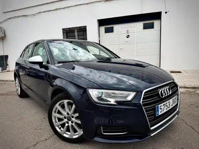 Usado Audi A3 116 CV (85 kW) 2017 Azul Berlina