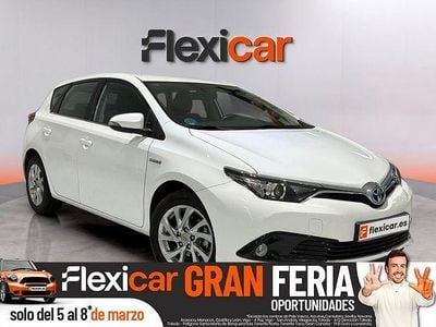 Usado Toyota Auris Hybrid Advance 136 CV (100 kW) 2016 Blanco Familiar