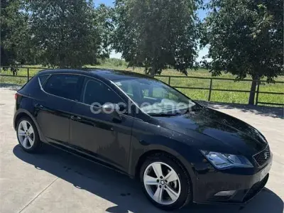 Usado Seat Leon CONNECT 110 CV (80 kW) 2016 Negro Berlina