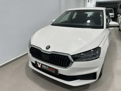 Usado Skoda Fabia 80 CV (58 kW) 2023 Blanco Utilitario