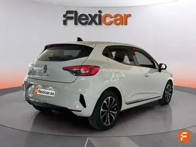 Usado Renault Clio Techno 90 CV (66 kW) 2024 Blanco Utilitario