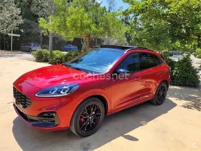 Usado Ford Kuga ST-Line X 225 CV (165 kW) 2024 Rojo SUV