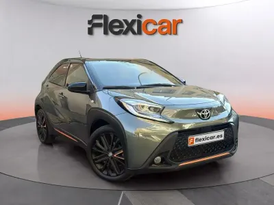 Usado Toyota Aygo X Edition 72 CV (52 kW) 2022 Verde SUV
