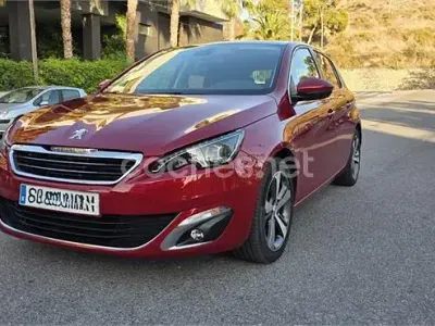 Usado Peugeot 308 Allure 130 CV (95 kW) 2015 Rojo Berlina