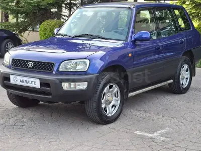 Begagnad Toyota RAV4 128 HK (94 kW) 2000 Blå SUV