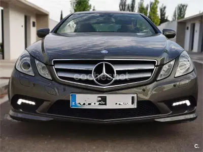 Usado Mercedes E250 204 CV (150 kW) 2009 Gris / plata Coupe