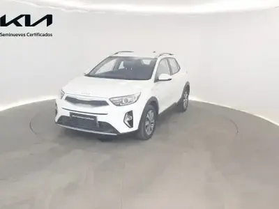 Usado Kia Stonic 100 CV (73 kW) 2025 Blanco SUV