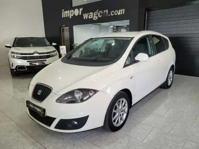 Usado Seat Altea XL Style 105 CV (77 kW) 2010 Blanco Monovolumen