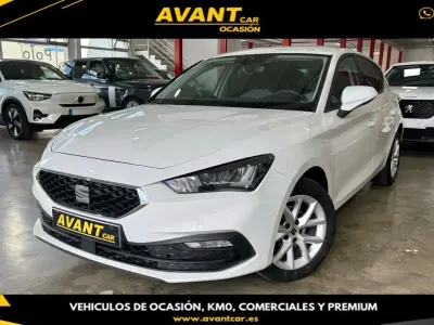 Käytetty Seat Leon Style 115 HP (84 kW) 2021 Valkoinen Sedan