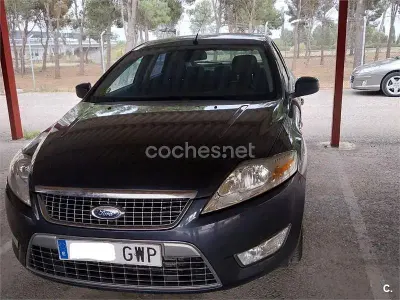 Usado Ford Mondeo Titanium 140 CV (102 kW) 2010 Gris / plata Berlina