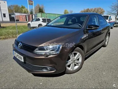Usado VW Jetta Advance 122 CV (89 kW) 2012 Marrón Berlina