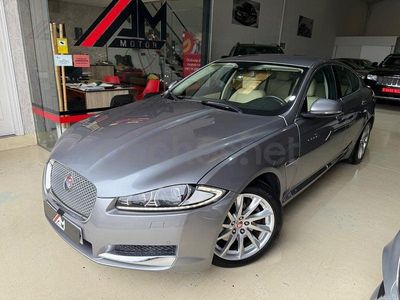 Usado Jaguar XF Luxury 200 CV (147 kW) 2014 Gris / plata Berlina
