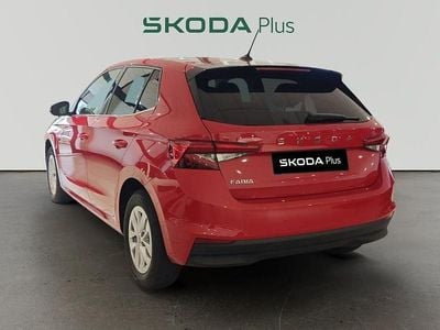 Usado Skoda Fabia Selection 95 CV (69 kW) 2025 Rojo Utilitario