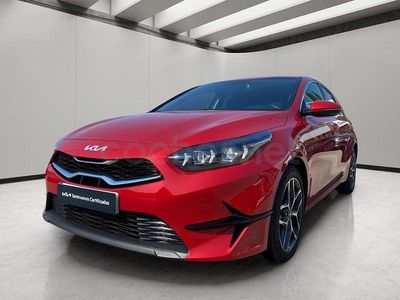 Używany Kia Ceed 120 KM (88 kW) 2022 Czerwony Hatchback