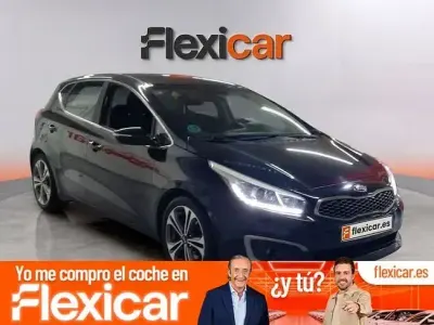 Usado Kia Ceed 100 CV (73 kW) 2018 Negro Utilitario