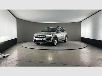 Usado Dacia Sandero Expression 91 CV (66 kW) 2024 Gris Utilitario