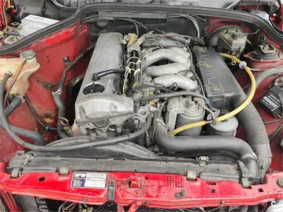 Usado Mercedes 190 94 CV (69 kW) 1990 Rojo Berlina