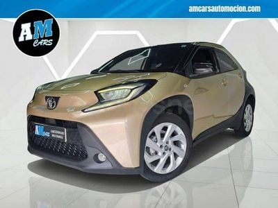 Usado Toyota Aygo X Play 72 CV (52 kW) 2022 Beige SUV