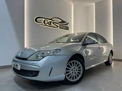 Usado Renault Laguna III Authentique 130 CV (95 kW) 2008 Gris / plata Berlina