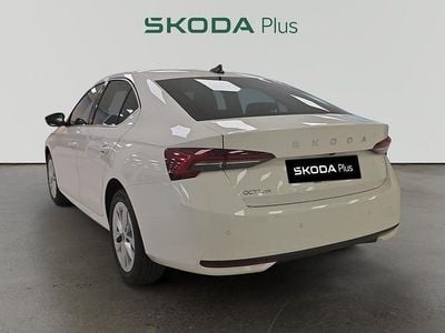 Blanco Nuevo 2025 Skoda Octavia | 36.990 € (Un poco caro)