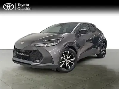 Begagnad Toyota C-HR Advance 140 HK (102 kW) 2025 Grå SUV