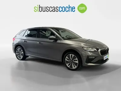 Usado Skoda Scala 115 CV (84 kW) 2025 Gris/plata Utilitario