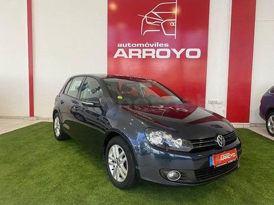 Usado VW Golf VII Advance 105 CV (77 kW) 2012 Gris / plata Berlina