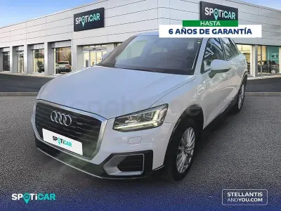 Usado Audi Q2 Design 116 CV (85 kW) 2020 Gris / plata SUV