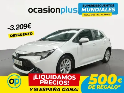 Usado Toyota Corolla Active 140 CV (102 kW) 2024 Blanco Berlina