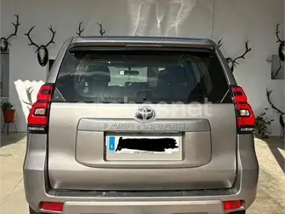 Usado Toyota Land Cruiser 177 CV (130 kW) 2018 Marrón SUV