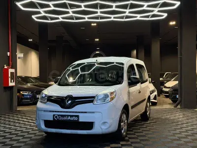 Usado Mercedes B200 163 CV (119 kW) 2016 Rojo Utilitario