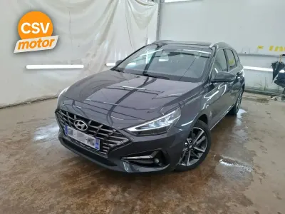 Usado Hyundai i30 120 CV (88 kW) 2023 Gris Familiar