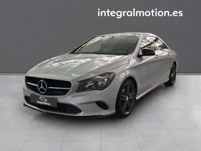 Usado Mercedes CLA200 136 HP (100 kW) 2017 Cinzento Sedan