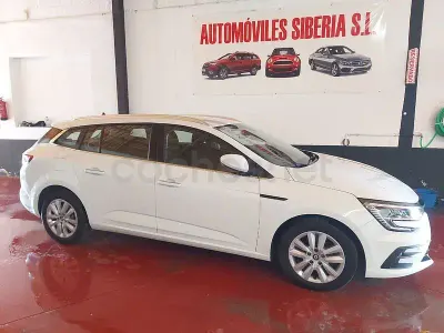 Usado Renault Mégane GrandTour Equilibre 115 CV (84 kW) 2022 Blanco Familiar