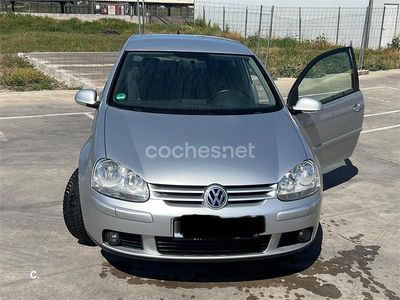 Usado VW Golf V Conceptline 75 CV (55 kW) 2007 Gris / plata Berlina
