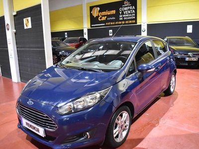 Usado Ford Fiesta Trend 100 CV (73 kW) 2015 Azul Berlina