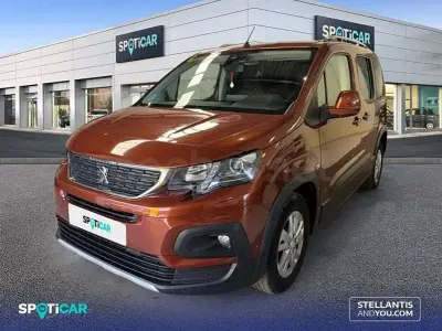 Usado Peugeot Rifter Allure 130 CV (95 kW) 2020 Naranja Monovolumen