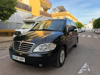 Usado SsangYong Rodius Limited 165 CV (121 kW) 2013 Negro Monovolumen