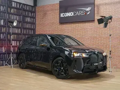 Usado BMW iX Comfort Edition 300 kW (408 CV) 2025 Negro SUV