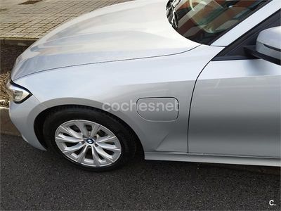 Usado BMW 330e Comfort Edition 292 CV (214 kW) 2021 Gris / plata Familiar