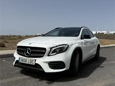 Usado Mercedes GLA180 122 CV (89 kW) 2019 Blanco SUV