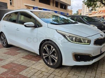 Usado Kia Ceed Sportswagon GT-Line 136 CV (100 kW) 2018 Blanco Familiar