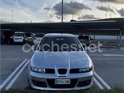 Usado Seat Leon Sport 150 CV (110 kW) 2003 Gris / plata Utilitario