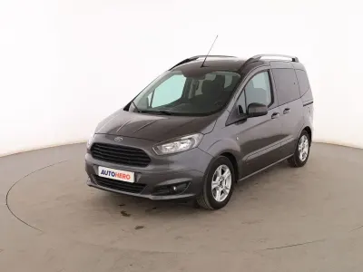 Usado Ford Tourneo Courier Trend 100 CV (73 kW) 2017 Gris Monovolumen