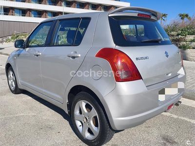 Usado Suzuki Swift GL 92 CV (67 kW) 2007 Gris / plata Utilitario