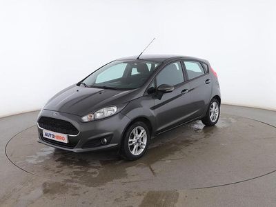 Usado Ford Fiesta Trend 82 CV (60 kW) 2016 Gris Utilitario