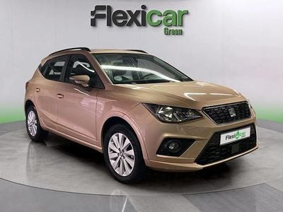 Usado Seat Arona Ecomotive 116 CV (85 kW) 2019 Beige SUV